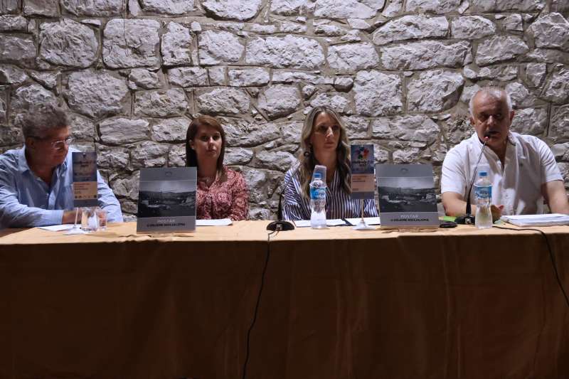 Predstava "Malo blago" i fotomonografija o Mostaru obilježili večer Mostarskog ljeta