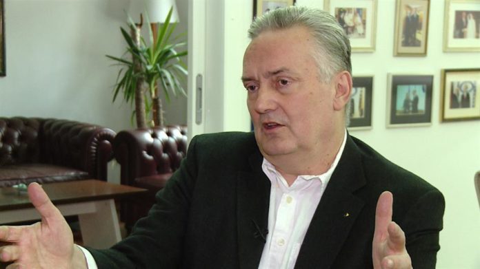 Predstavljati se kao lider jednog naroda vodi ka diktaturi