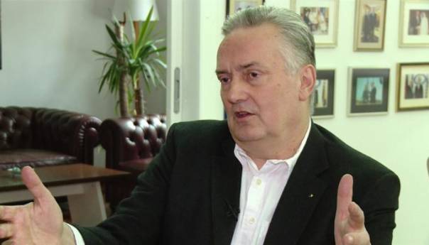 Predstavljati se kao lider jednog naroda vodi ka diktaturi