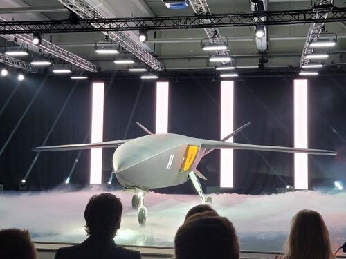 Predstavljen AI borbeni dron Europa