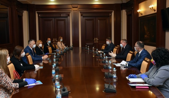 Predstavljen priručnik za liječenje infekcije COVID-19