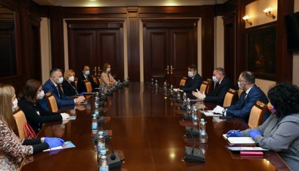 Predstavljen priručnik za liječenje infekcije COVID-19