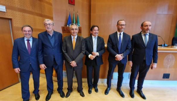 Predstavljena knjiga: 'Dayton 1995. Kraj rata u BiH, početak novog kaosa'