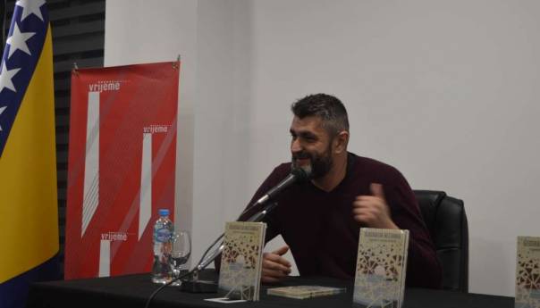 Predstavljena knjiga Emira Suljagića "Geografija nestanka"