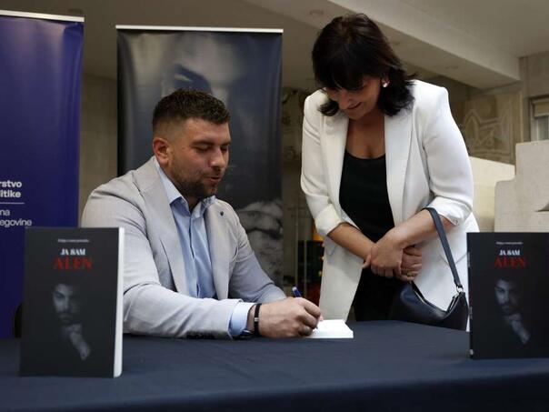 Predstavljena knjiga "Ja sam Alen" u Sarajevu