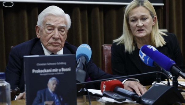 Predstavljena knjiga 'Prokockani mir u Bosni' autora Christiana Schwarza-Schillinga