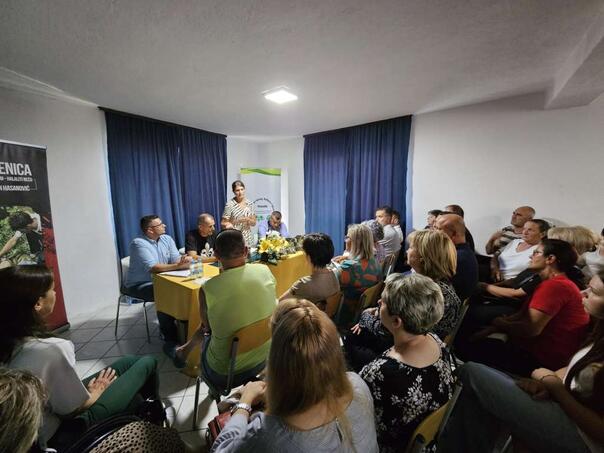 Predstavljena knjiga 'Srebrenica - zaboraviti ne smijem, halaliti neću'