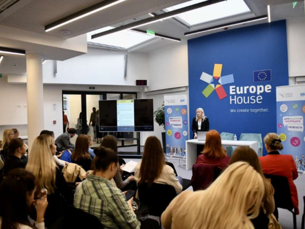 Predstavljena mobilna aplikacija o medijskoj pismenosti namijenjena učenicima i nastavnicima