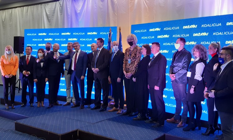 Predstavljeni koalicija 'Država', njen manifest i zajednički kandidat