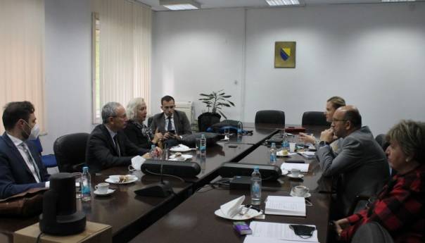 Predstavnici Ambasade Italije posjetili Poreznu upravu FBiH