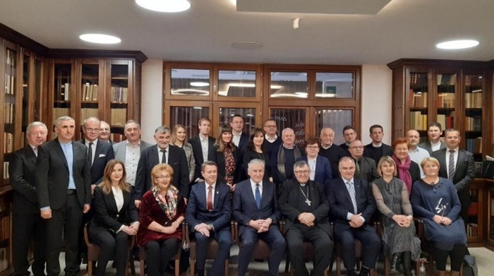 Predstavnici hrvatskih županija i gradova kod kardinala Puljića