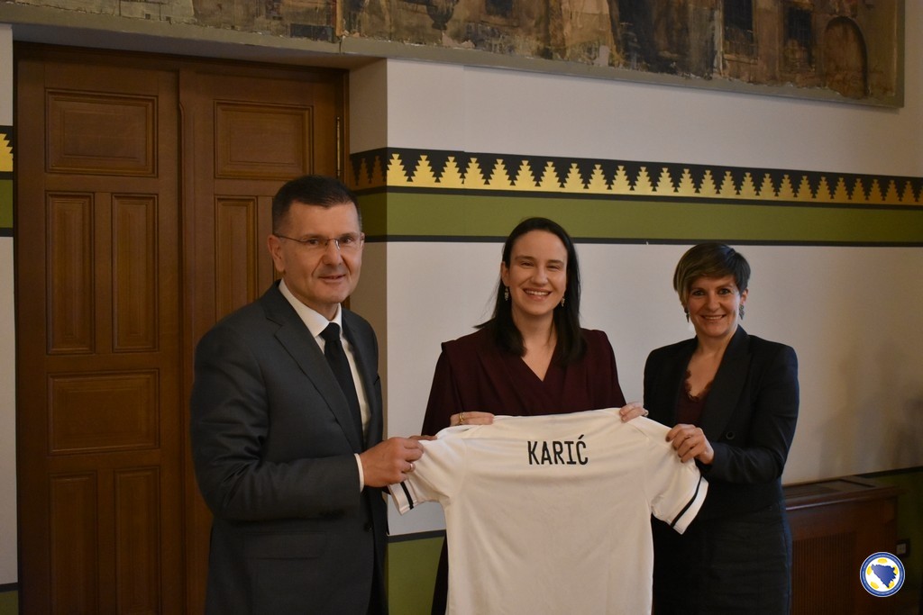 Predstavnici NS BiH razgovarali s gradonačelnicom Sarajeva