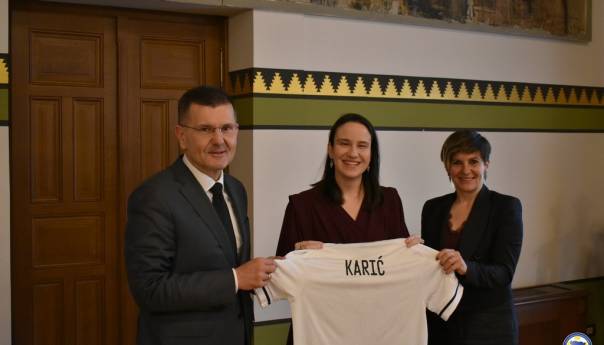 Predstavnici NS BiH razgovarali s gradonačelnicom Sarajeva
