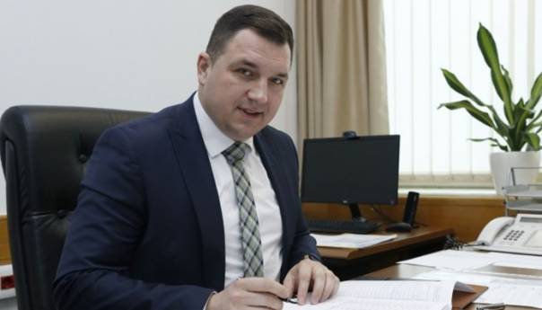 Predstavnički dom danas o smjeni ministra Miloša Lučića