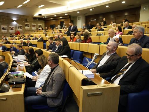 Predstavnički dom FBiH glasao za smanjivanje stope doprinosa