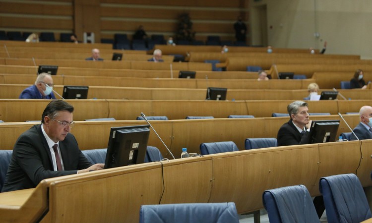 Predstavnički dom o smjeni ministra Lučića, javnim nabavkama i vakcinama