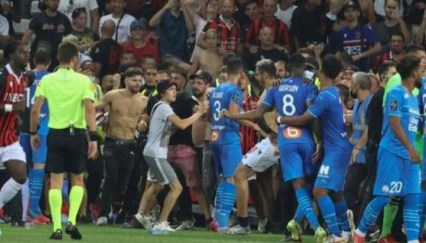 Prekinut meč Nice i Marseillea, sukob Payeta i navijača