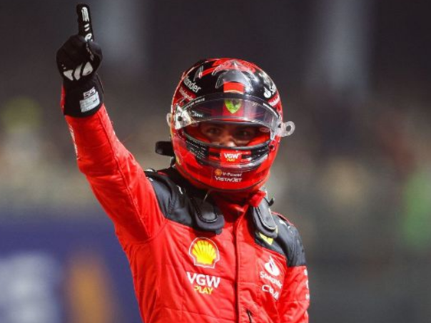 Prekinuta serija Red Bulla i Verstappena: Sainz slavio u Singapuru