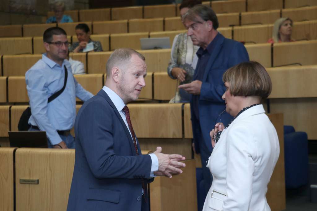Prekinuta sjednica Doma naroda Parlamenta FBiH