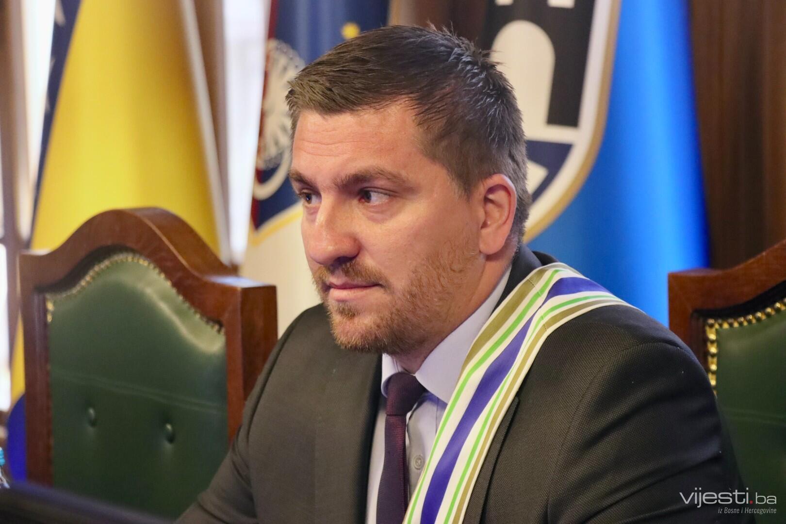 Prekinuta sjednica, ništa od izbora gradonačelnika Sarajeva