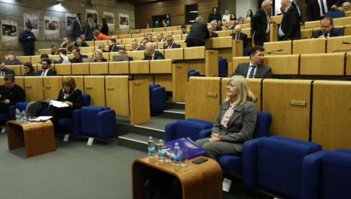 Prekinuta sjednica Parlamenta FBiH, sutra glasanje o Budžetu