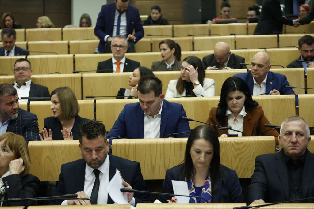 Prekinuta sjednica za izbor predsjednika FBiH i odmah zakazana nova