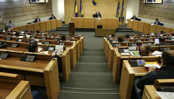 Prekinuta sjednica: Zbog nebrige delegata na čekanju pomoć privredi