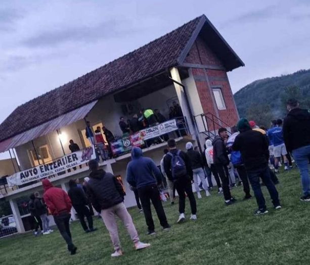 Prekinuta utakmica u nižoj bh. ligi, sudija spašavao živu glavu