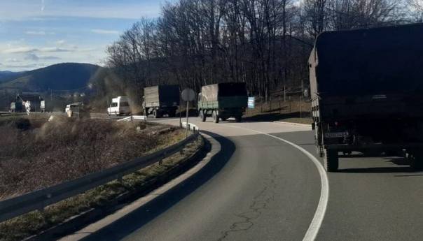 Preko 150 pripadnika OSBiH postavlja šatore za nezbrinute migrante u Lipi