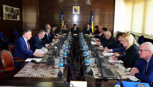 Preko 2 miliona KM za nabavku opreme: 30 hiljada testova