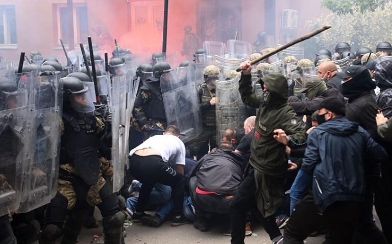 Preko 50 povrijeđenih na Kosovu, srpske strukture napale KFOR