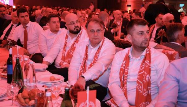 Premijer FBiH Nermin Nikšić na Veležovoj 'Crvenoj noći'