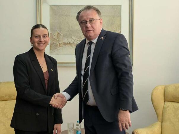 Premijer Nikšić: Podržavamo našu najbolju skijašicu Elvedinu Muzaferiju