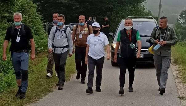 Novalić i Bukvarević se pridružili učesnicima Marša mira