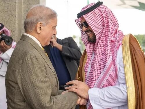 Premijer Pakistana stigao u Džedu na sastanak sa saudijskim prijestolonasljednikom