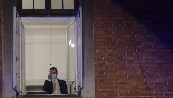 Premijer Rumunije podnio ostavku