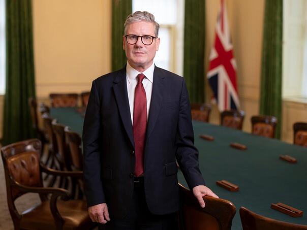 Premijer Starmer: Nasilni neredi su kriminalna aktivnost, ne protest