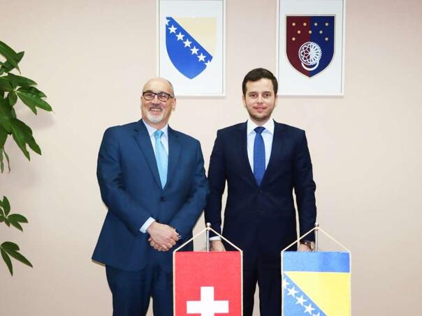 Premijer Uk i ambasador Švicarske o mogućnosti uspostavljanja novih aviolinija