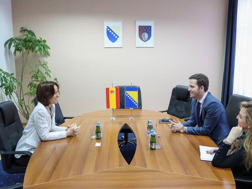 Premijer Uk sa španskom ambasadoricom o novim aviolinijama