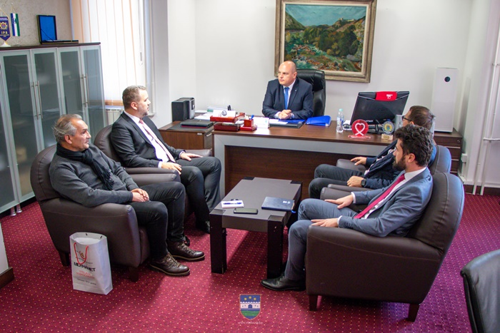 Premijer USK Ružnić primio delegaciju HO "Merhamet"