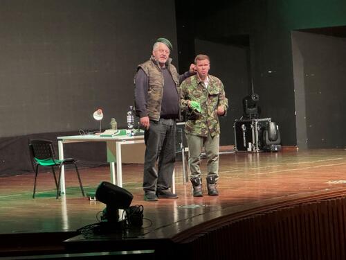 Premijera predstave 'Kad u vojsku pođem': Zuhra i Sedlar nasmijali publiku do suza