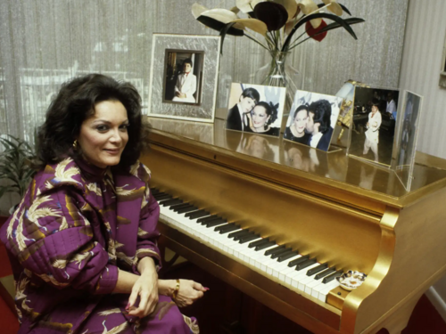 63 godine nakon hita "Pretty Little Baby", Connie Francis nas je napustila