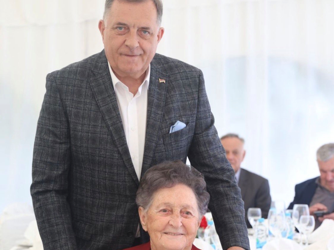 Preminula majka Milorada Dodika