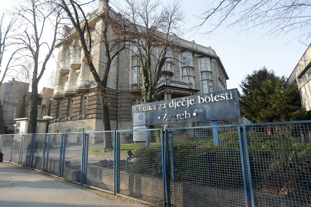 Preminula zlostavljana dvoipogodišnjakinja iz Nove Gradiške