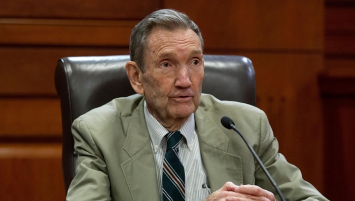 Preminuo bivši američki ministar i savjetnik Miloševića