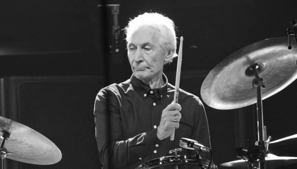Preminuo Charlie Watts, bubnjar Rolling Stonesa