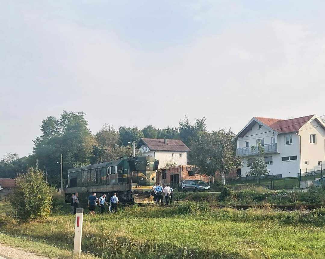 Preminuo dječak kojeg je u Srebreniku prije mjesec dana udario voz