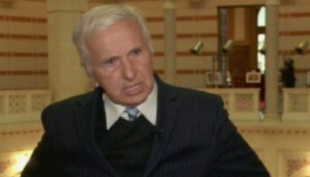 Preminuo Dušan Toholj: Bibliotekar koji je spasio knjige iz zapaljene Vijećnice