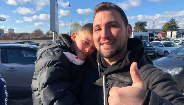 Preminuo Elvir Bajramović, otac koji je rasplakao region