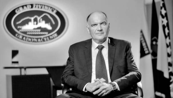 Preminuo gradonačelnik Živinica Samir Kamenjaković